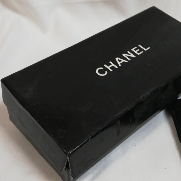 Vintage Chanel sunglasses - Picture 10 of 11